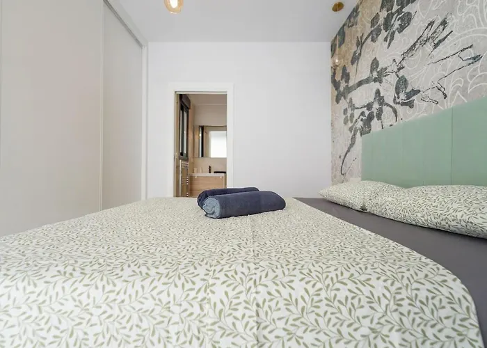 Yourspain S221b تورّيفيِخا