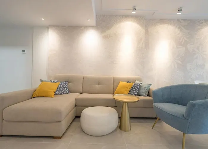 Yourspain S221b شقة *